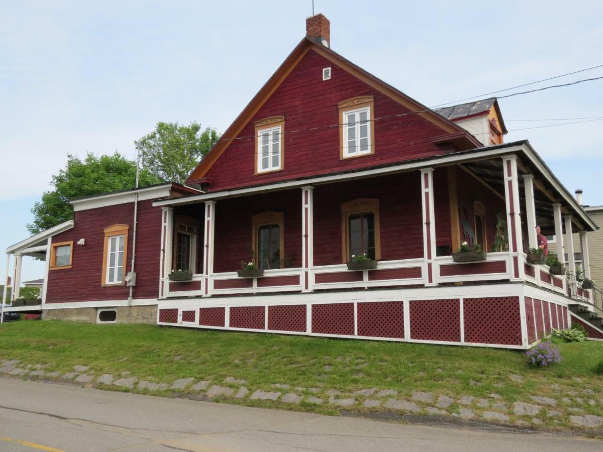 La Vieille Maison Rouge Villa Saint-Tite Exterior photo